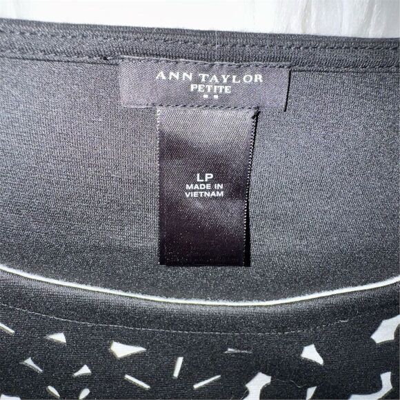 Ann Taylor Petites Floral Laser/Cut Out Sleeveless Blouse Black Size LP Office - Picture 4 of 9
